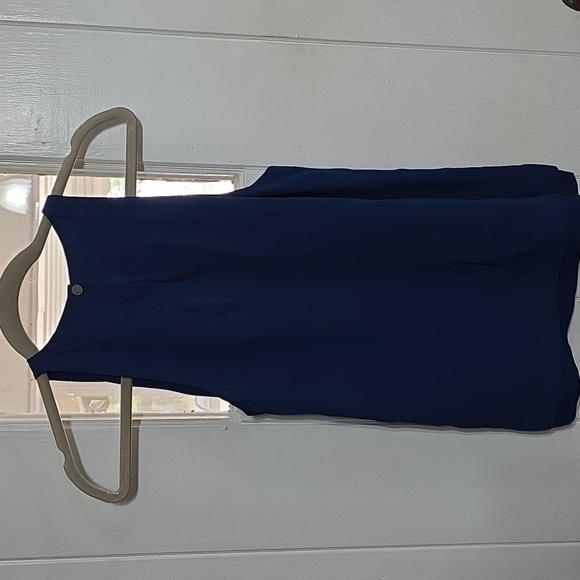 A.L.C. Women's Blouse Navy Lined Sleeveless Pin Bar Snap V Neck Sz 6 EUC - Picture 5 of 9